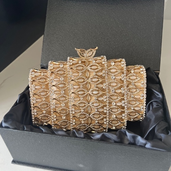 Gold Crystal Stone Clutch with Long Chain ✨✨HP✨✨ - Picture 3 of 16